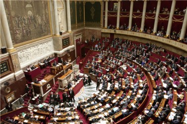 Pourquoi les chefs d&rsquo;entreprises se mettent-ils à faire de la politique pour sauver la loi Macron ?